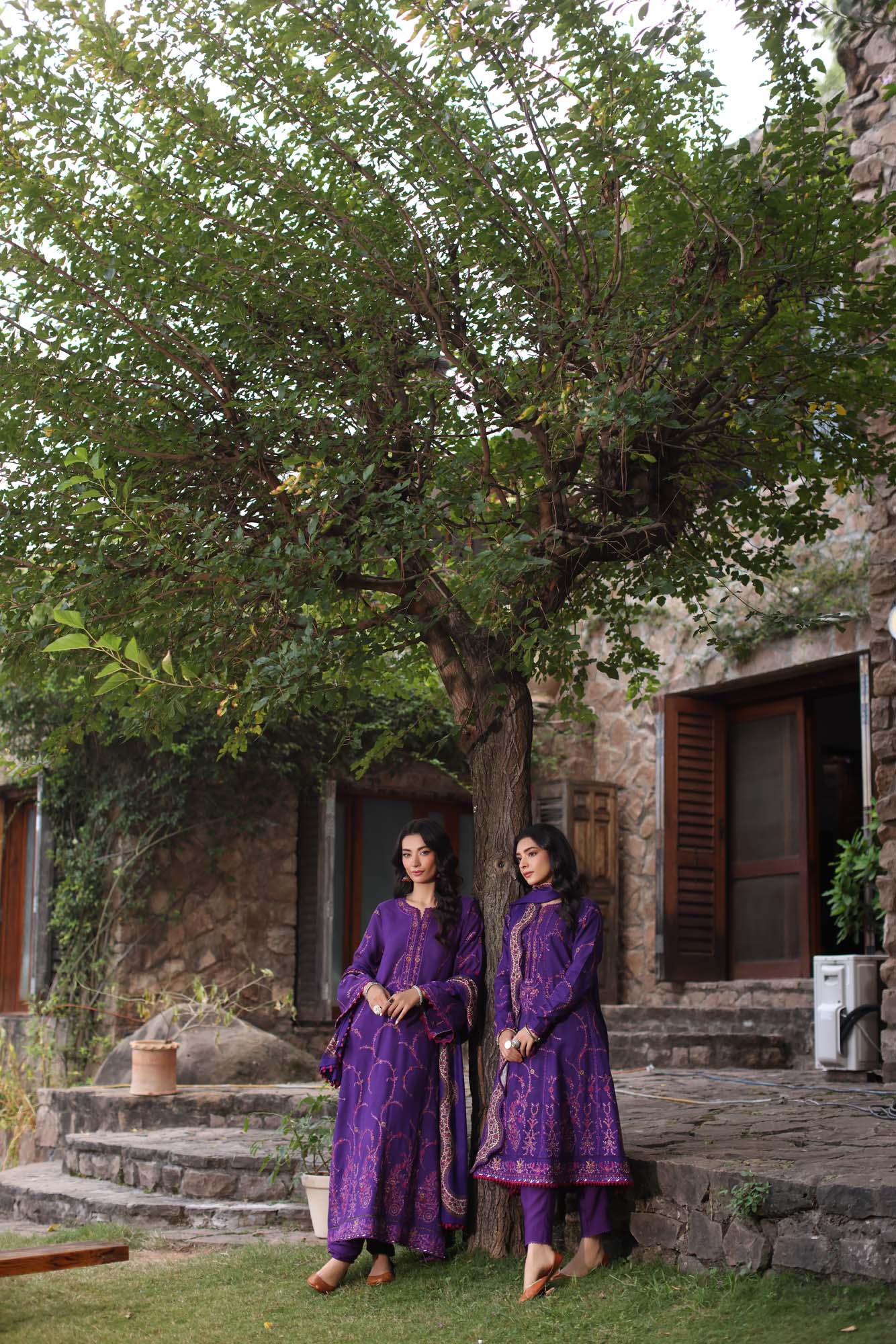 Noor by Saadia Asad | Suzaankari Winter 24 | D06 - Official Noor by Saadia Asad stockist in UK - Sakeena London