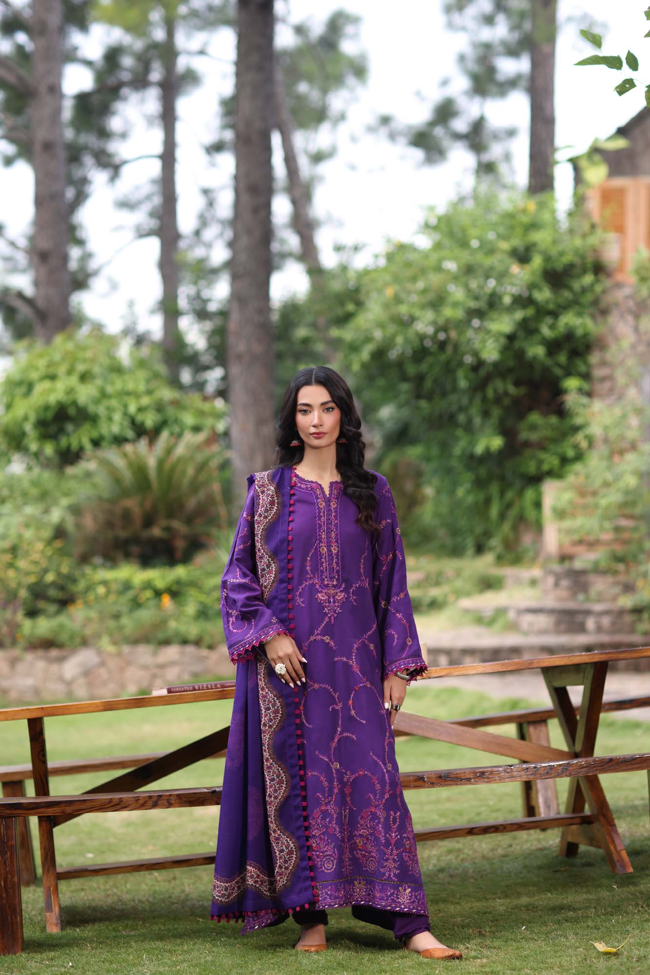 Noor by Saadia Asad | Suzaankari Winter 24 | D06 - Official Noor by Saadia Asad stockist in UK - Sakeena London