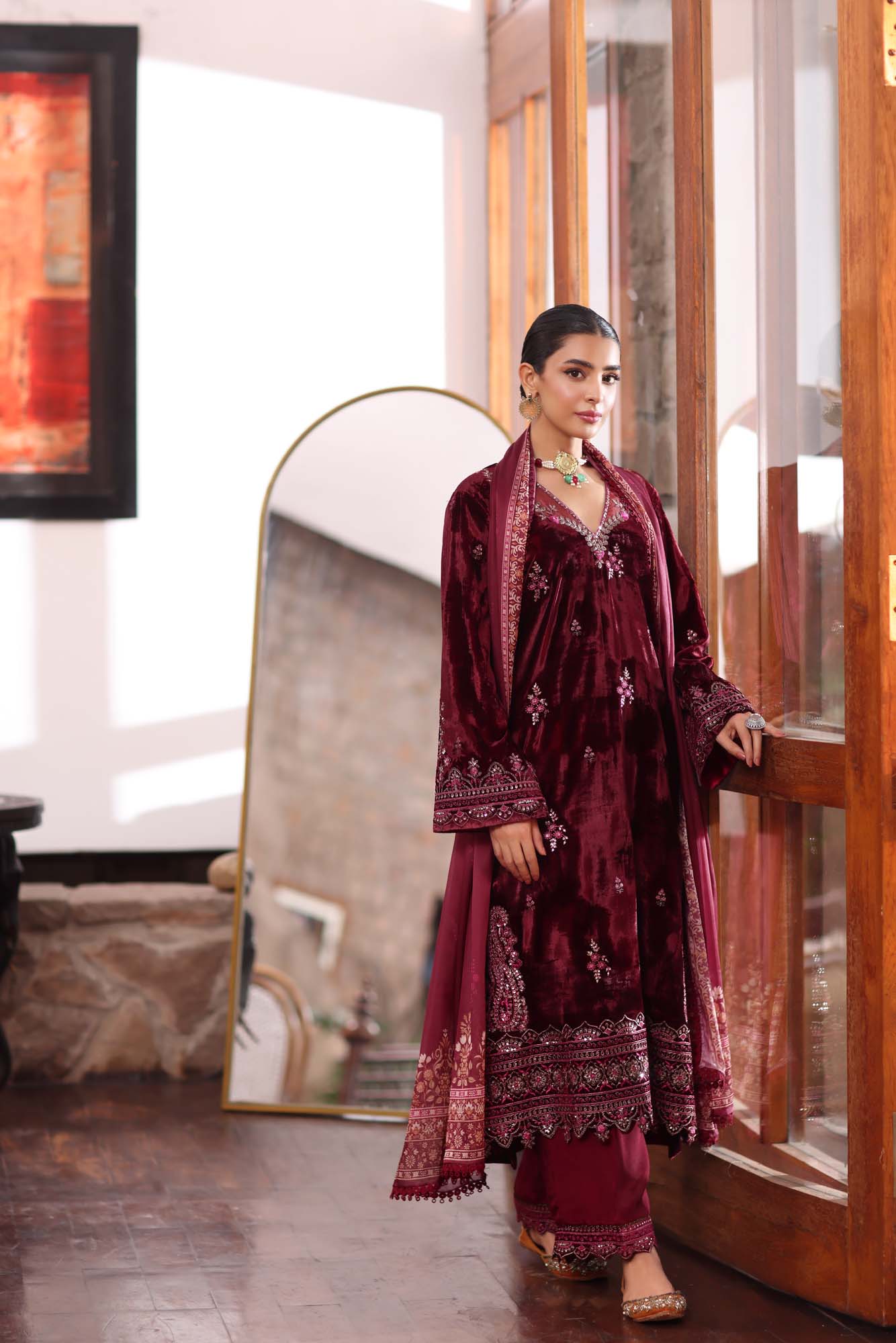 Noor by Saadia Asad | Suzaankari Winter 24 | D10 - Official Noor by Saadia Asad stockist in UK - Sakeena London