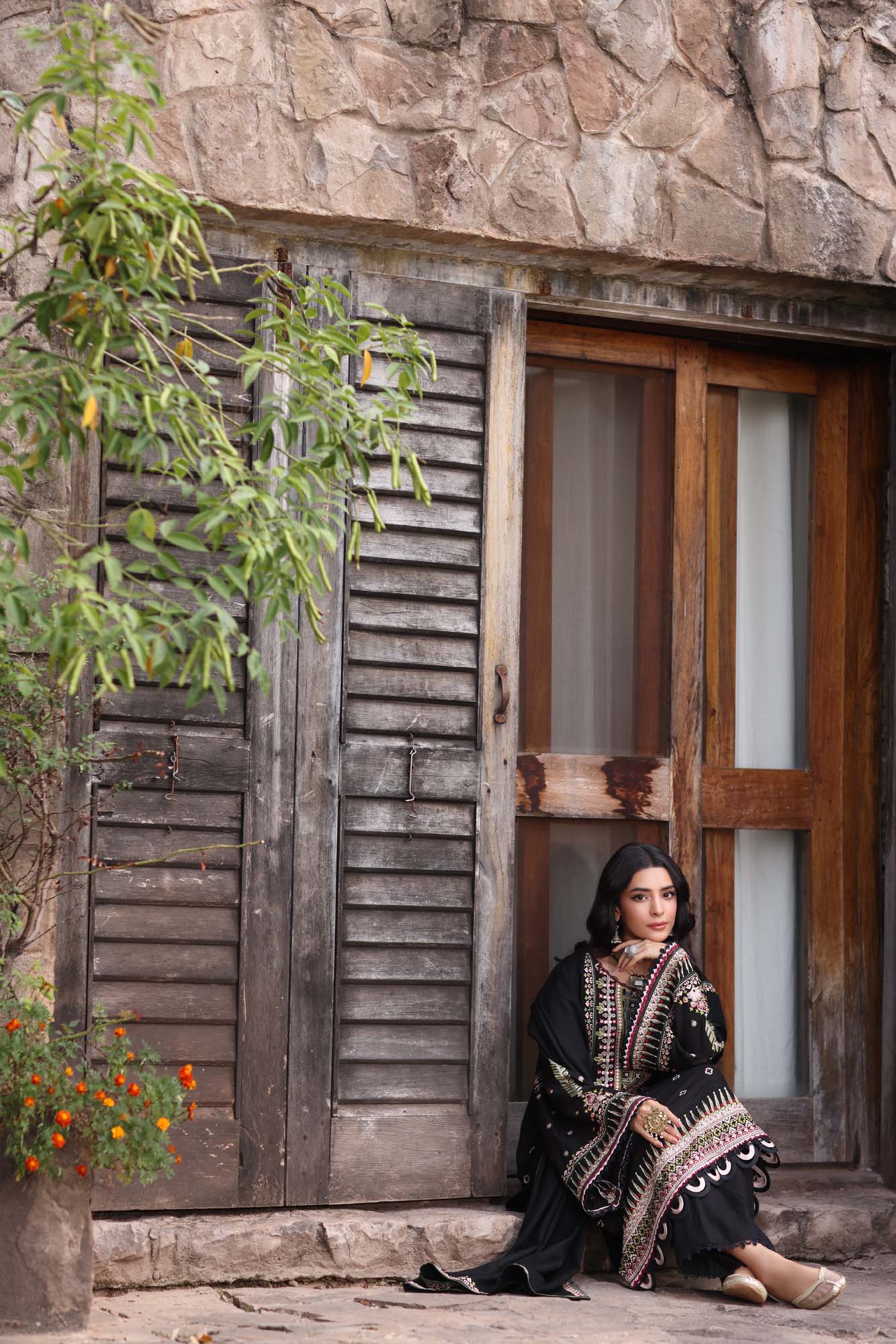 Noor by Saadia Asad | Suzaankari Winter 24 | D05 - Official Noor by Saadia Asad stockist in UK - Sakeena London