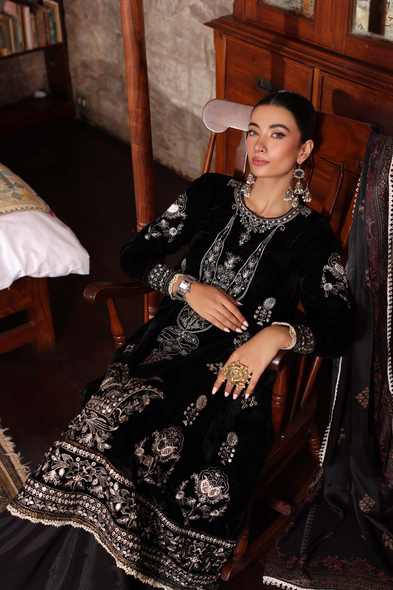 Noor by Saadia Asad | Suzaankari Winter 24 | D12 - Official Noor by Saadia Asad stockist in UK - Sakeena London