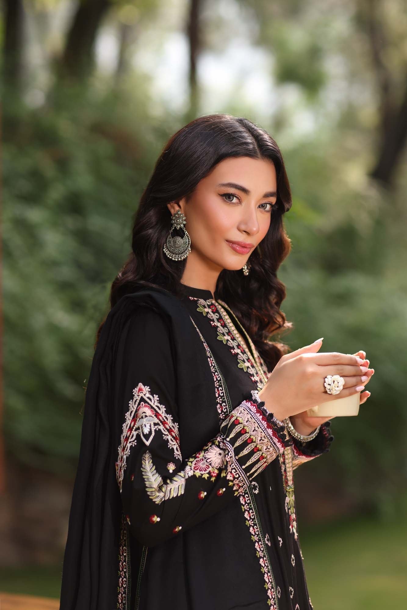 Noor by Saadia Asad | Suzaankari Winter 24 | D05 - Official Noor by Saadia Asad stockist in UK - Sakeena London