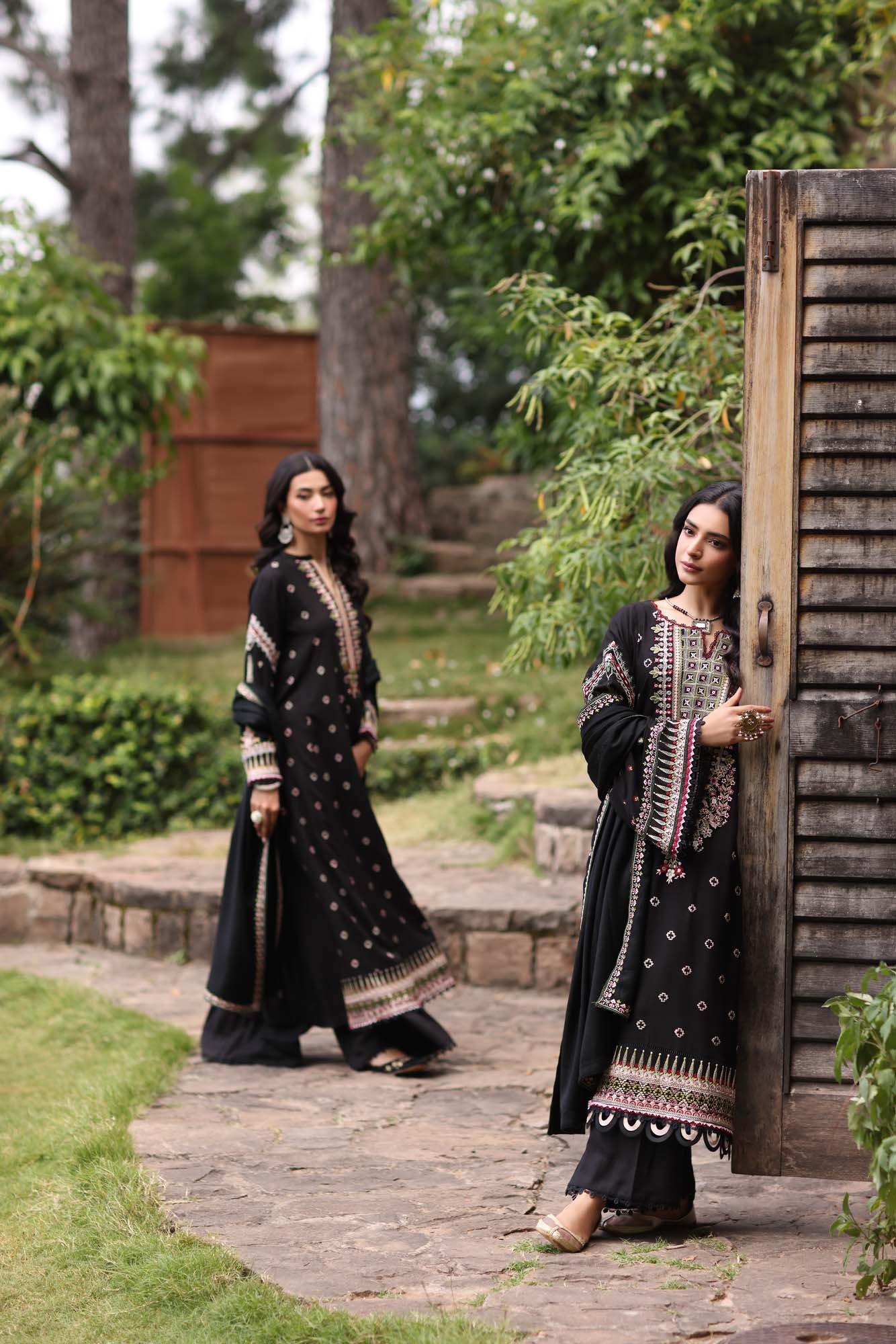 Noor by Saadia Asad | Suzaankari Winter 24 | D05 - Official Noor by Saadia Asad stockist in UK - Sakeena London