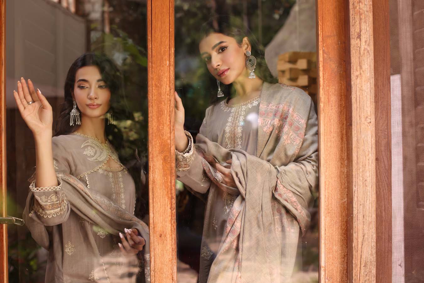 Noor by Saadia Asad | Suzaankari Winter 24 | D07 - Official Noor by Saadia Asad stockist in UK - Sakeena London