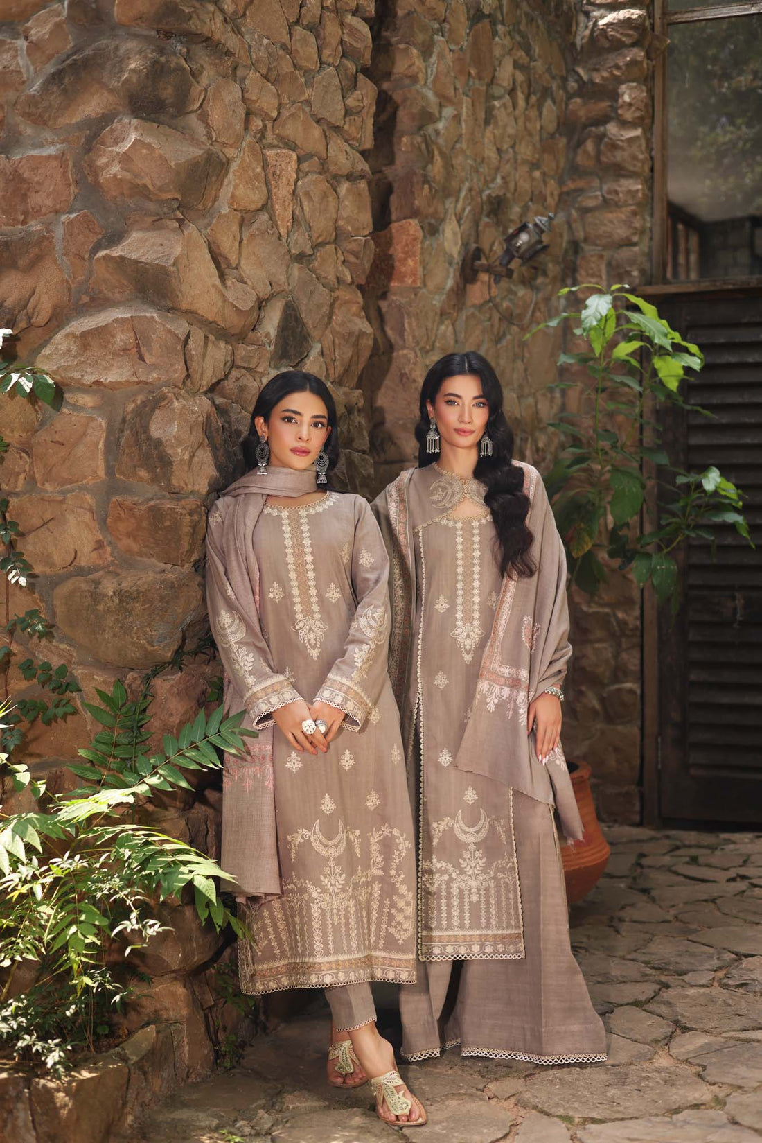 Noor by Saadia Asad | Suzaankari Winter 24 | D07 - Official Noor by Saadia Asad stockist in UK - Sakeena London
