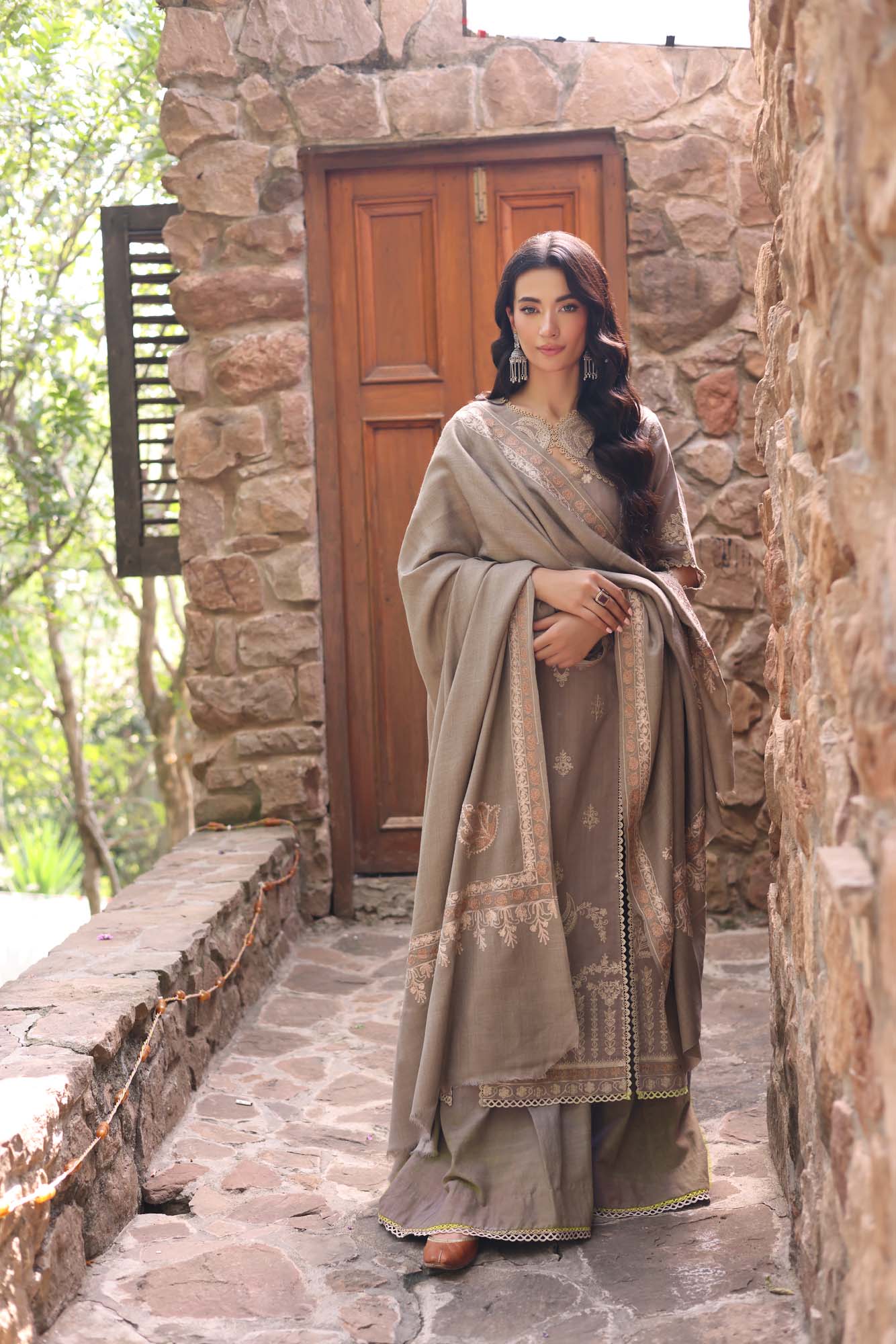 Noor by Saadia Asad | Suzaankari Winter 24 | D07 - Official Noor by Saadia Asad stockist in UK - Sakeena London