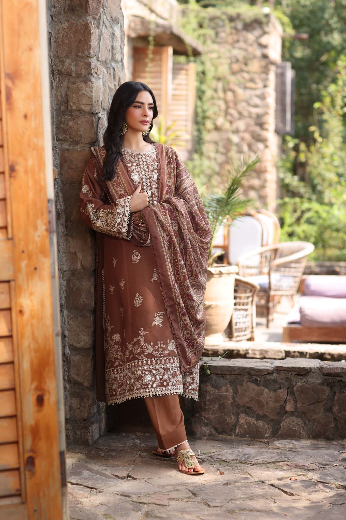 Noor by Saadia Asad | Suzaankari Winter 24 | D09 - Official Noor by Saadia Asad stockist in UK - Sakeena London