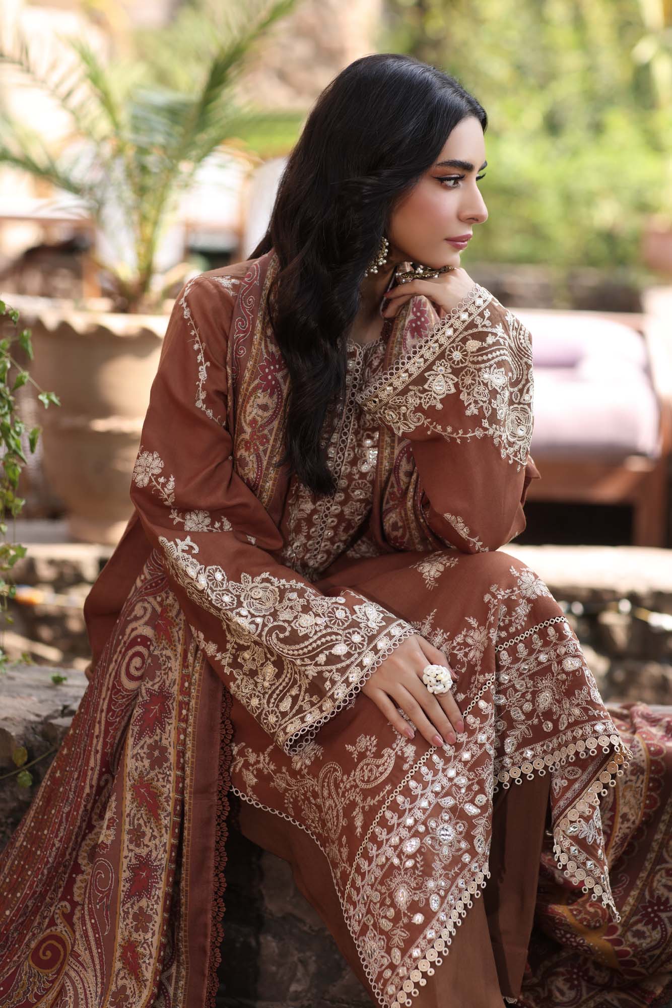 Noor by Saadia Asad | Suzaankari Winter 24 | D09 - Official Noor by Saadia Asad stockist in UK - Sakeena London