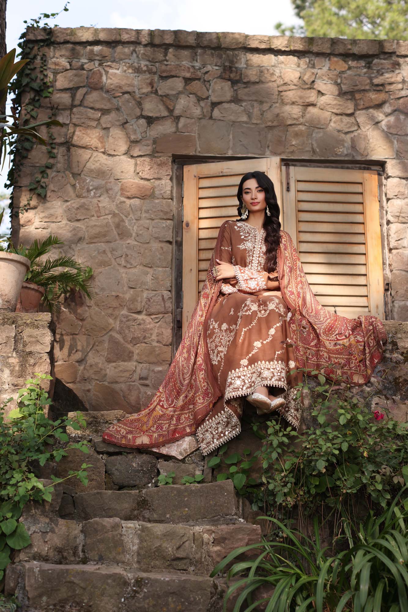 Noor by Saadia Asad | Suzaankari Winter 24 | D09 - Official Noor by Saadia Asad stockist in UK - Sakeena London