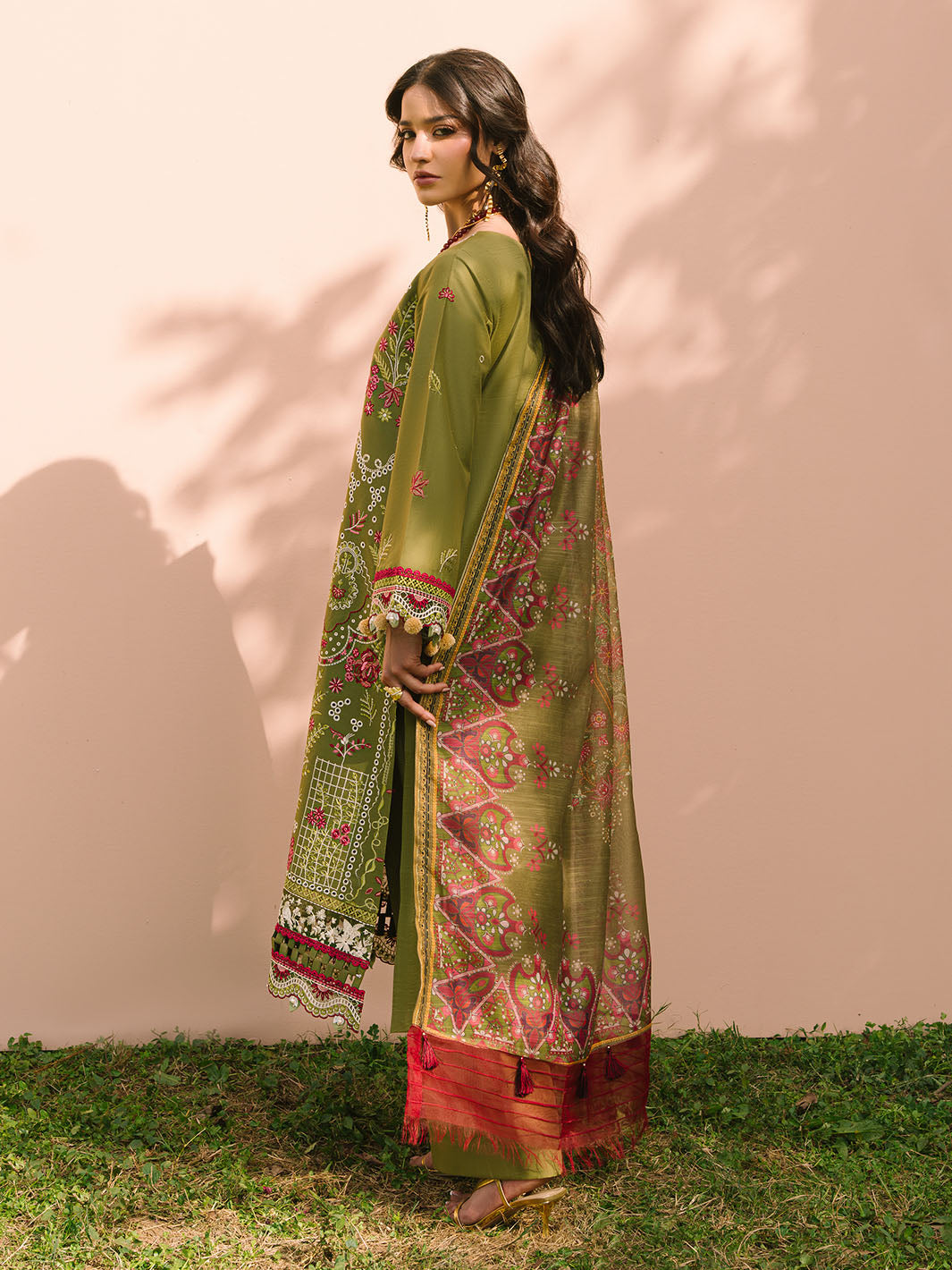 Mahnur | Dahlia Luxury Lawn 25 | Saage - Official Mahnur stockist in UK - Sakeena London