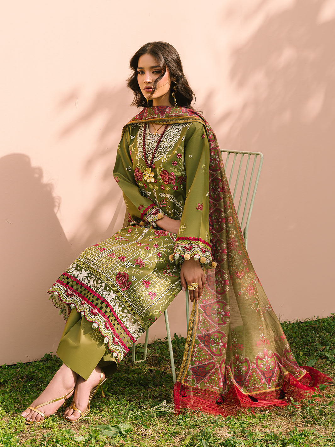 Mahnur | Dahlia Luxury Lawn 25 | Saage - Official Mahnur stockist in UK - Sakeena London