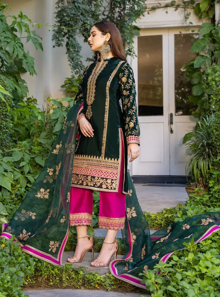 Zainab Chottani | Stitched Velvet 2022 | Pareeshay - Official Zainab Chottani stockist in UK - Sakeena London