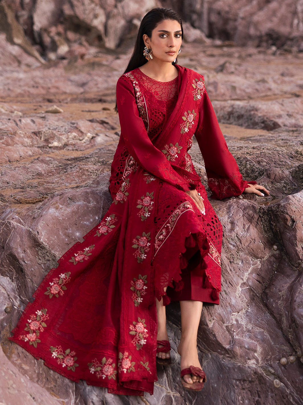 Mahnur | Sirena Luxury Lawn 25 | Scarlett - Official Mahnur stockist in UK - Sakeena London