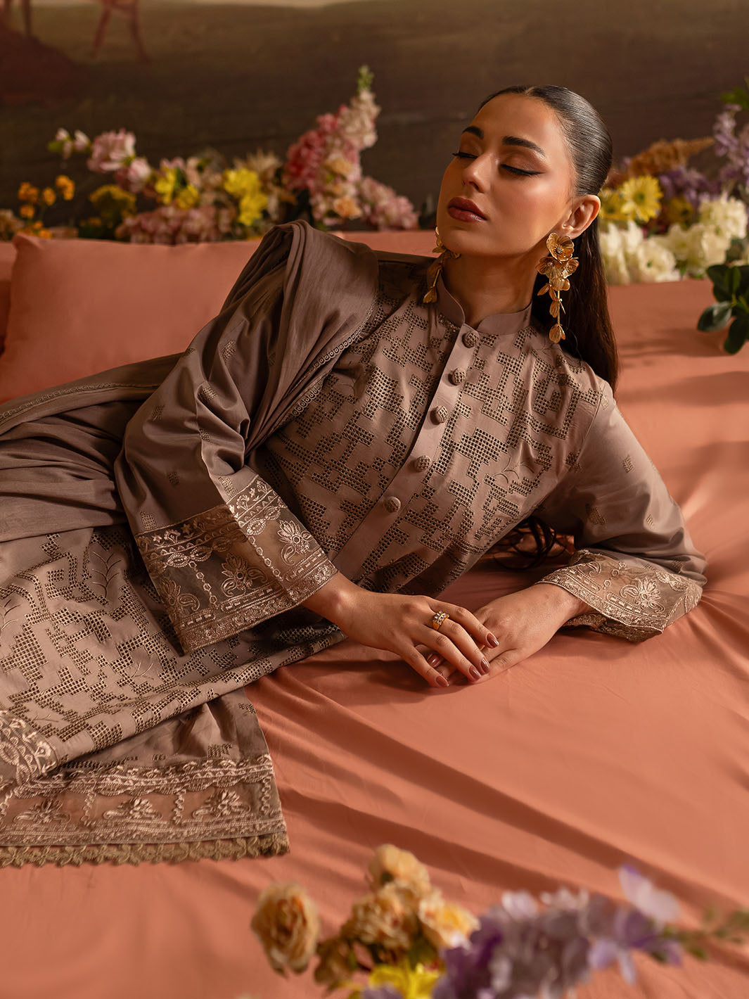 Mahnur | Twilight Luxury Lawn 25 | SIENNA - Official Mahnur stockist in UK - Sakeena London