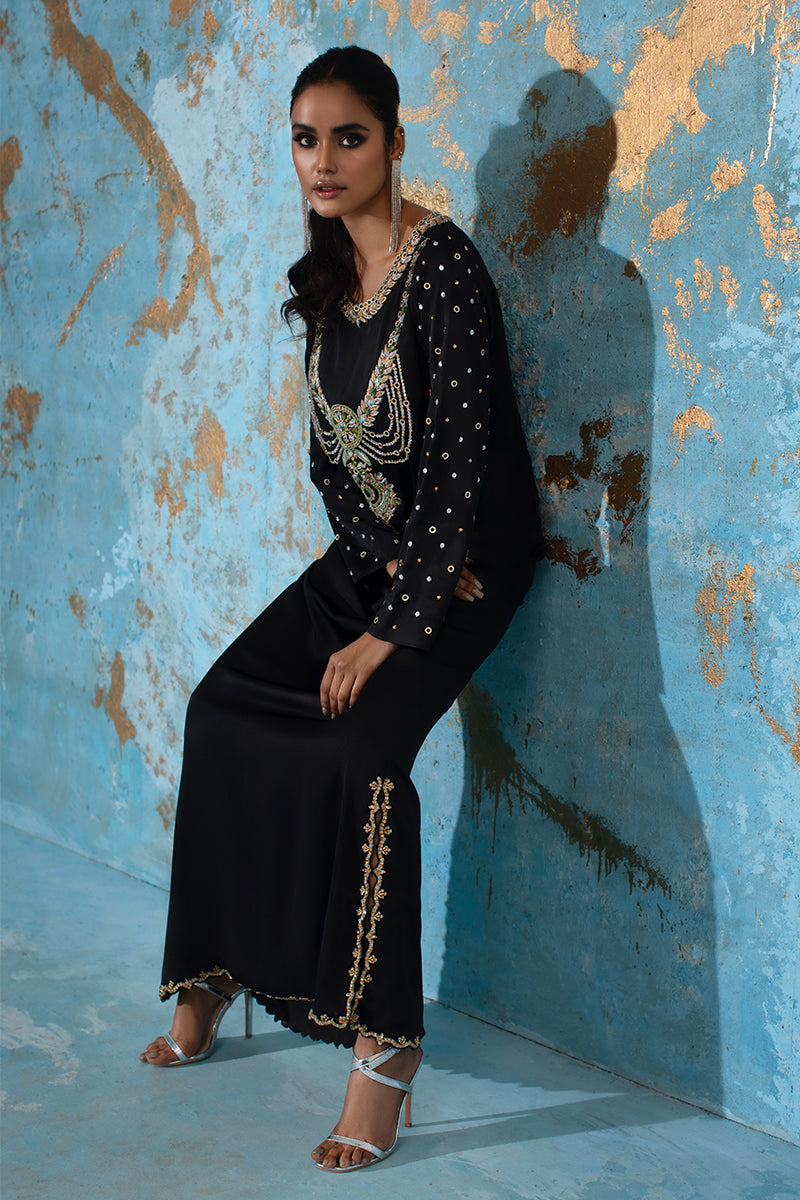 Wardha Saleem | Luxury Pret Fusion Wear | BELLE - KAFTAN - Official Wardha Saleem stockist in UK - Sakeena London