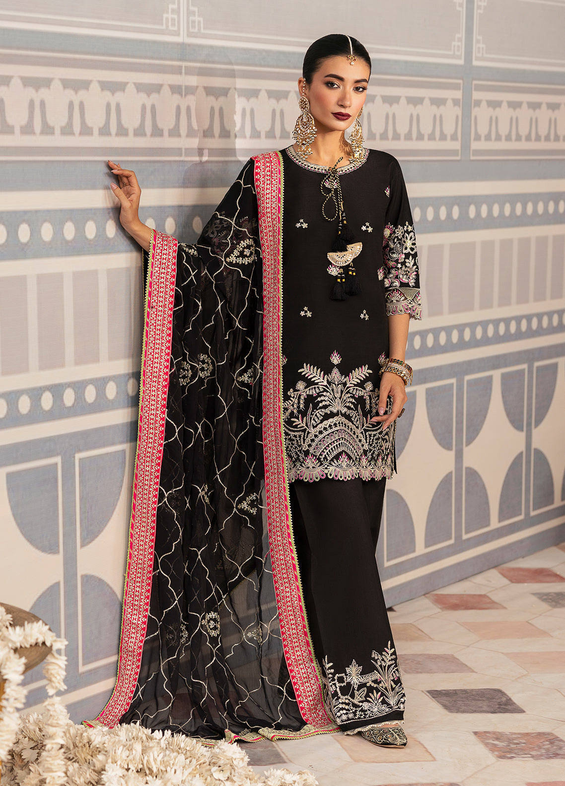 Sahane | There She Glows | TSG-01 Noir - Official Sahane stockist in UK - Sakeena London