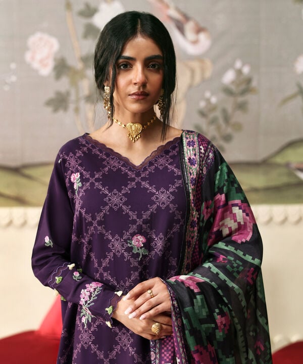 Sapphire | Fall Winter 25 |3 Piece - Embroidered Raw Silk Suit U3FELX25V845 - Official Sapphire stockist in UK - Sakeena London