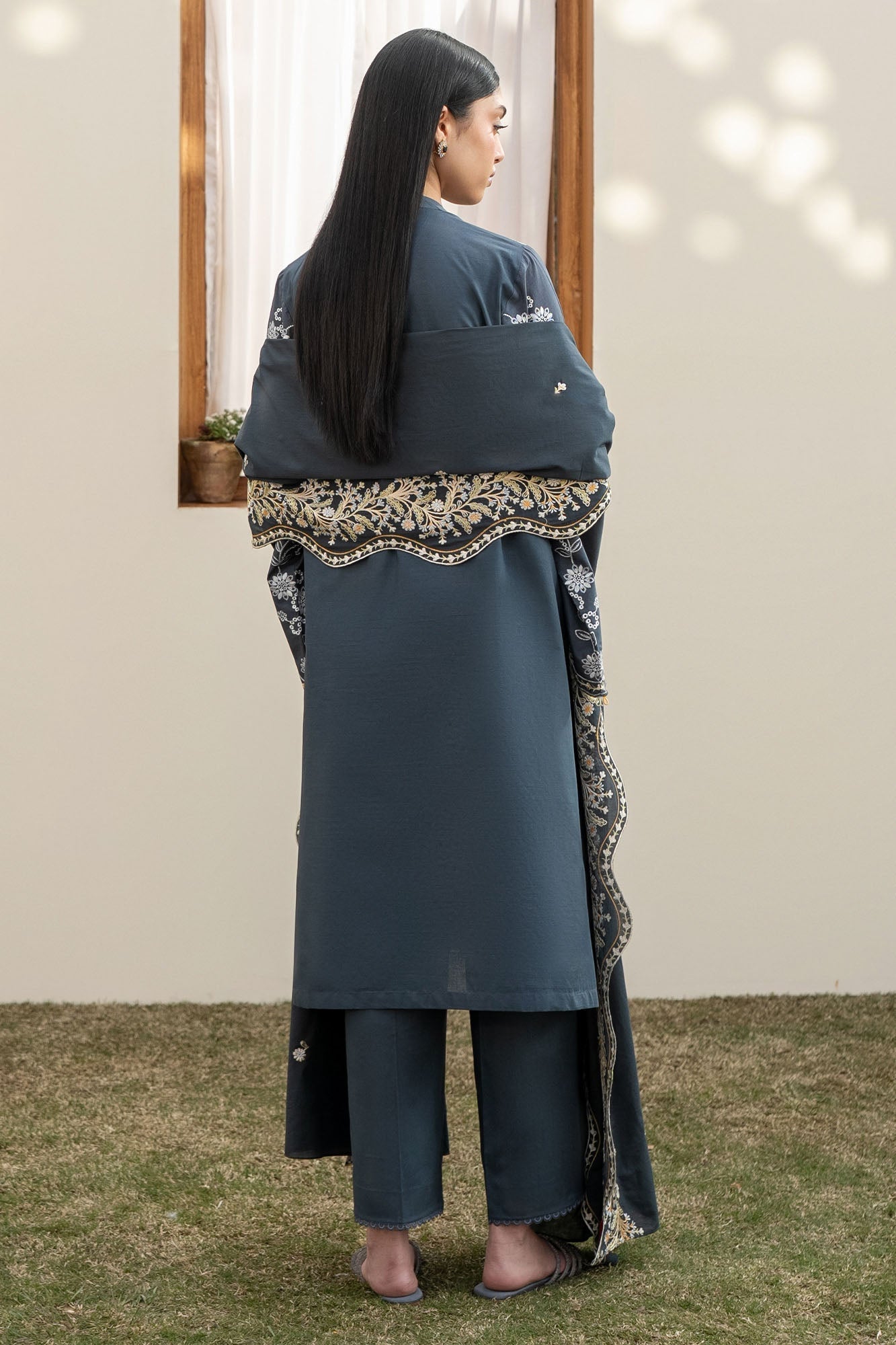 Cross Stitch | Emb Lawn Mahiri 26 | OMBRE BLUE