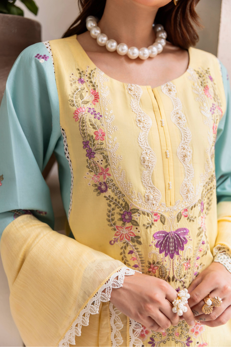 Manara | Mgrolia Garden 25 | MACARON - Official Manara stockist in UK - Sakeena London