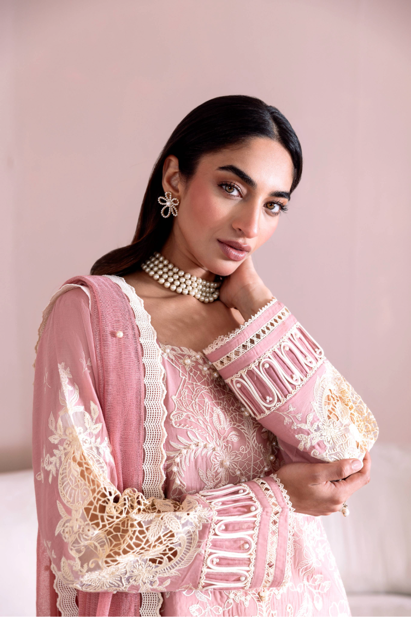 Manara | Mgrolia Garden 25 | TEAROSE - Official Manara stockist in UK - Sakeena London