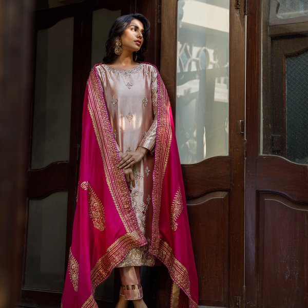 Wahajmkhan | Bahar Begum Formals | TISSUE PINK & MAGENTA SHAWL - Official Wahaj M.Khan stockist in UK - Sakeena London