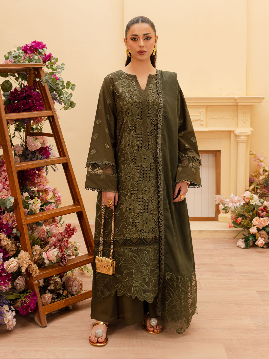 Mahnur | Twilight Luxury Lawn 25 | VALERIA - Official Mahnur stockist in UK - Sakeena London