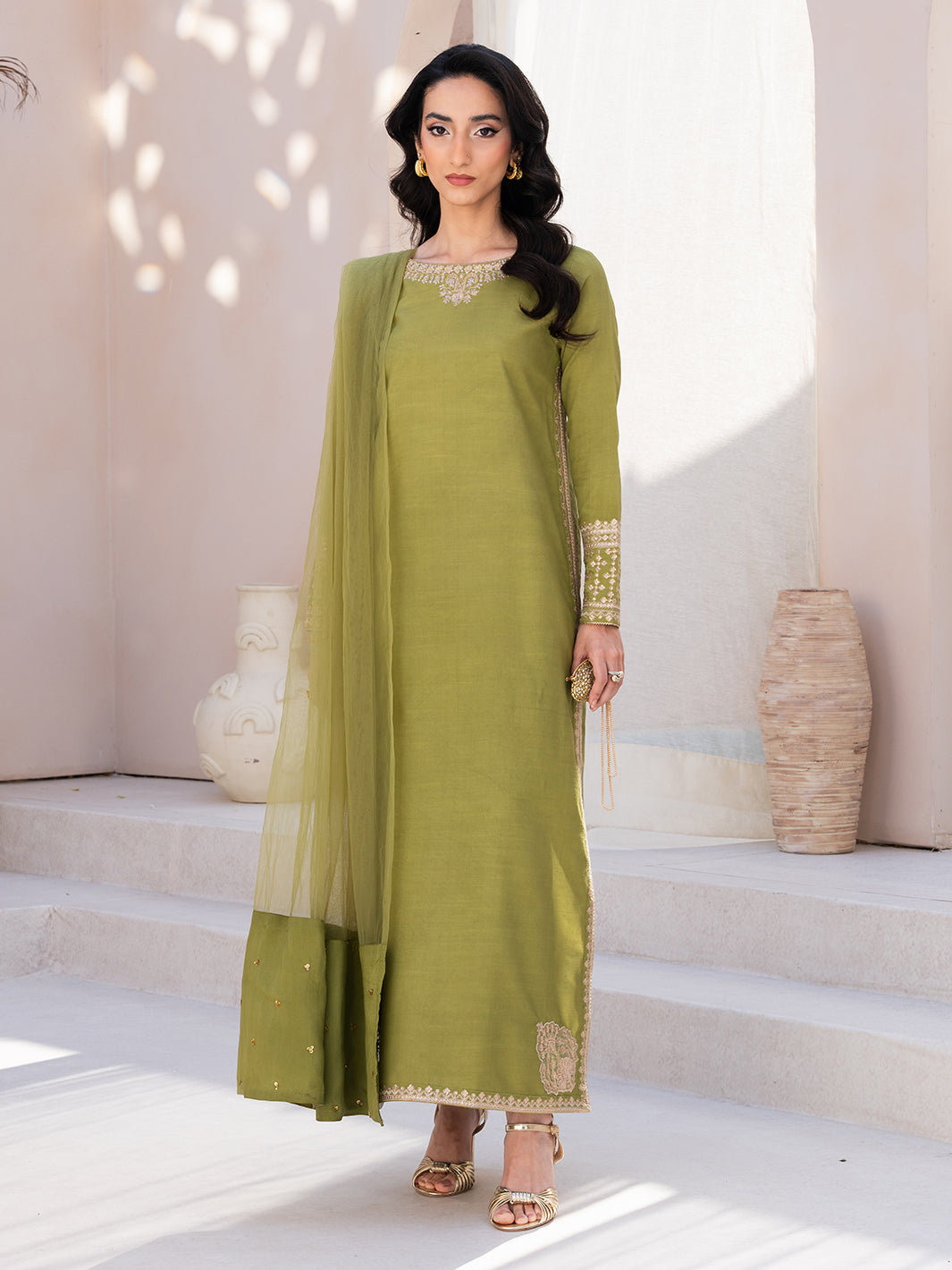 Izel | Le Tresor Formals | Viresta - Official Izel stockist in UK - Sakeena London