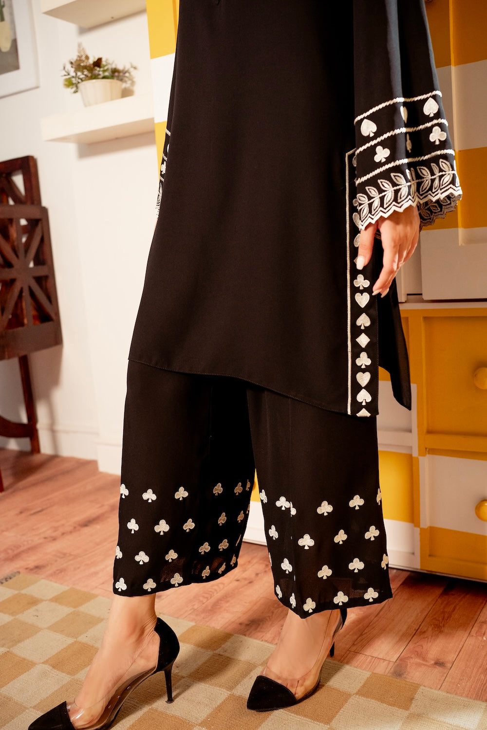 Vintage | Fall Essentials 24 | Quartz - Official Vintage stockist in UK - Sakeena London