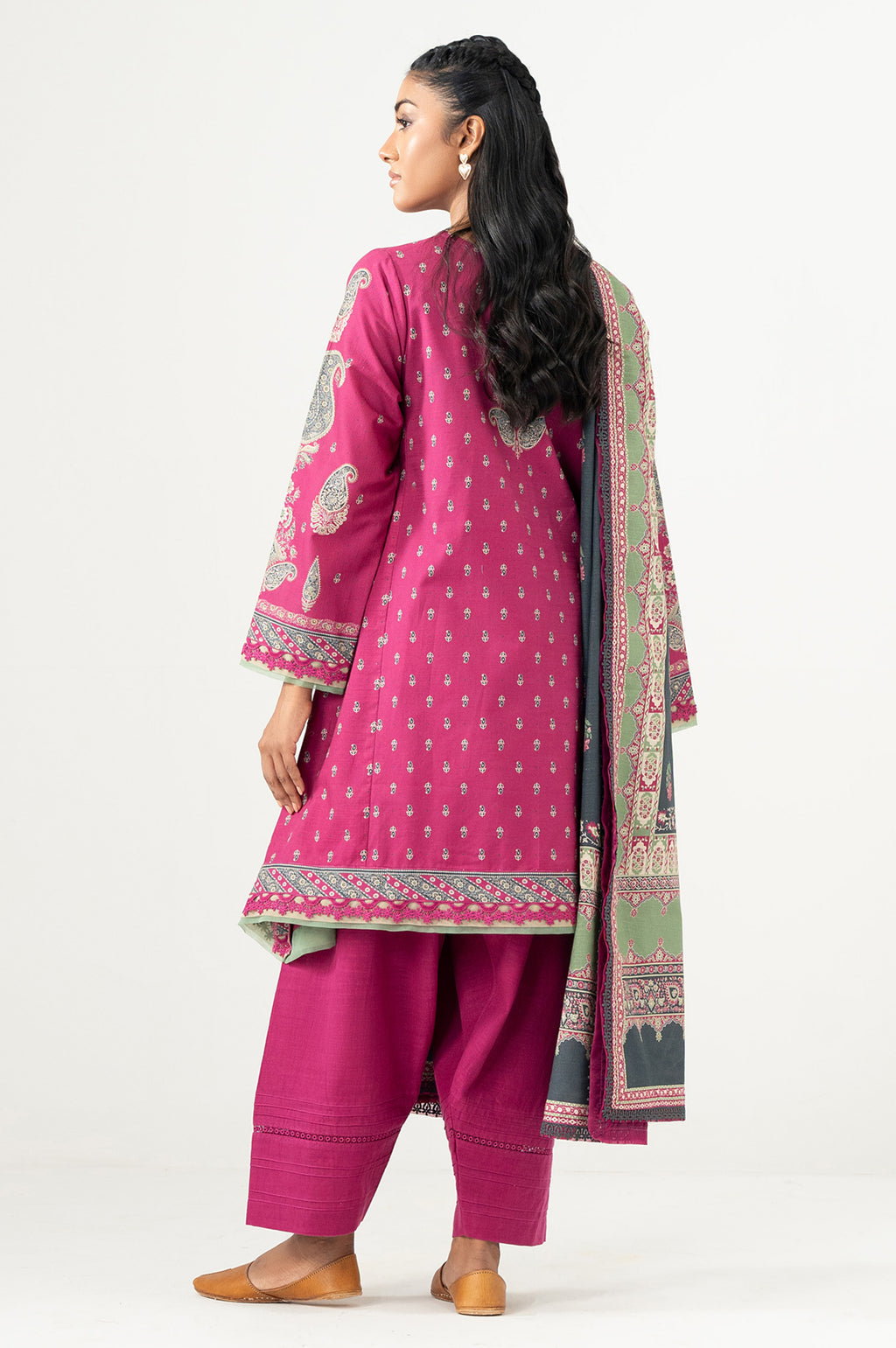 Zeen | Winter 25 | WFM34690