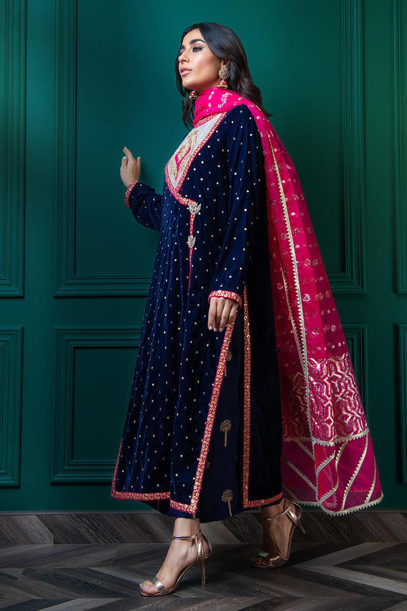 Wardha Saleem | Velvets Winter Fall 24 | Shalimar - Official Wardha Saleem stockist in UK - Sakeena London