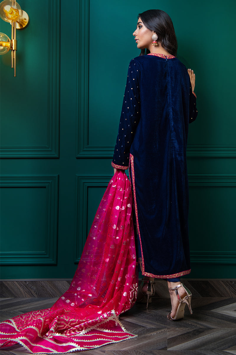 Wardha Saleem | Velvets Winter Fall 24 | Shalimar - Official Wardha Saleem stockist in UK - Sakeena London