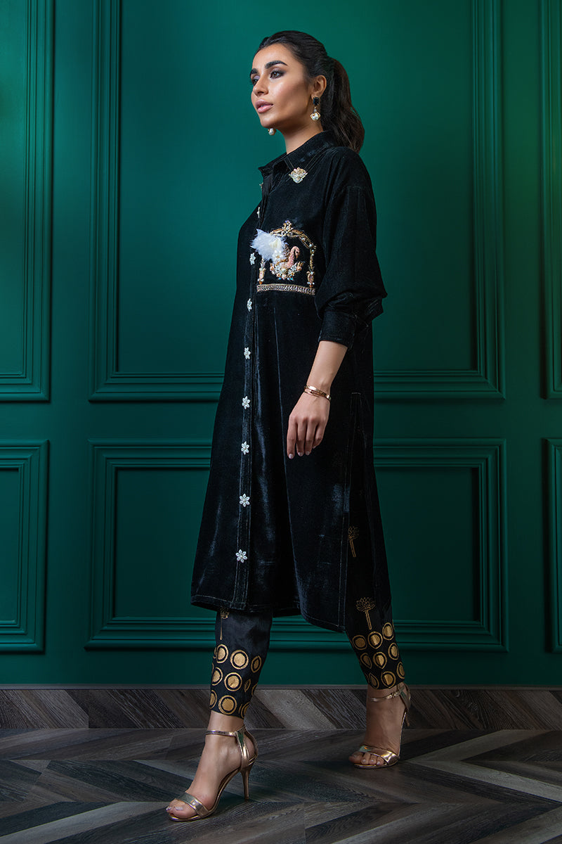 Wardha Saleem | Velvets Winter Fall 24 | Hans Raj - Official Wardha Saleem stockist in UK - Sakeena London