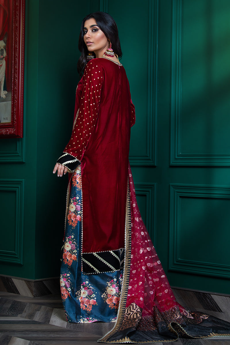 Wardha Saleem | Velvets Winter Fall 24 | Lal Bagh 2 - Official Wardha Saleem stockist in UK - Sakeena London