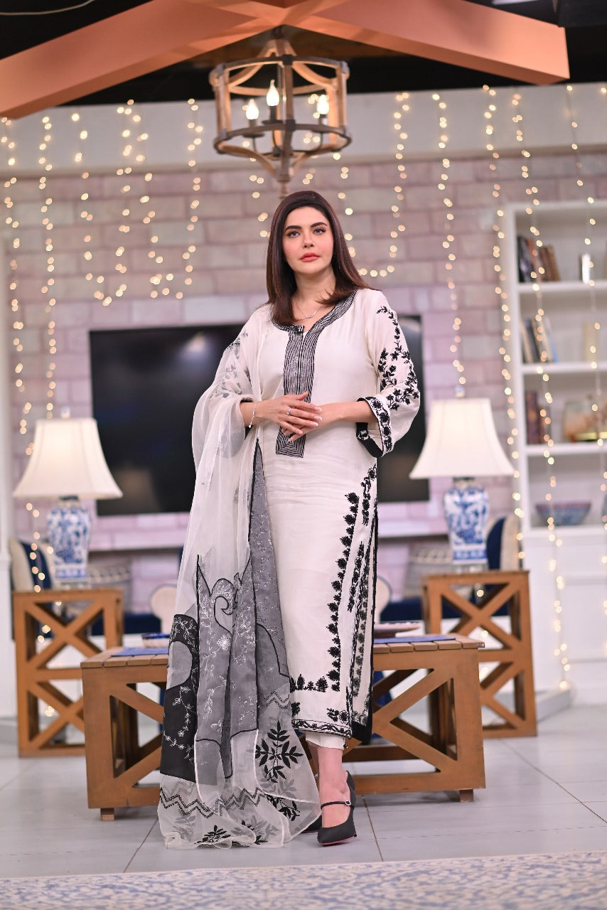 Mona Imran | Hot Sellers Formals | NOOR E NAZAR - Official Mona Imran stockist in UK - Sakeena London