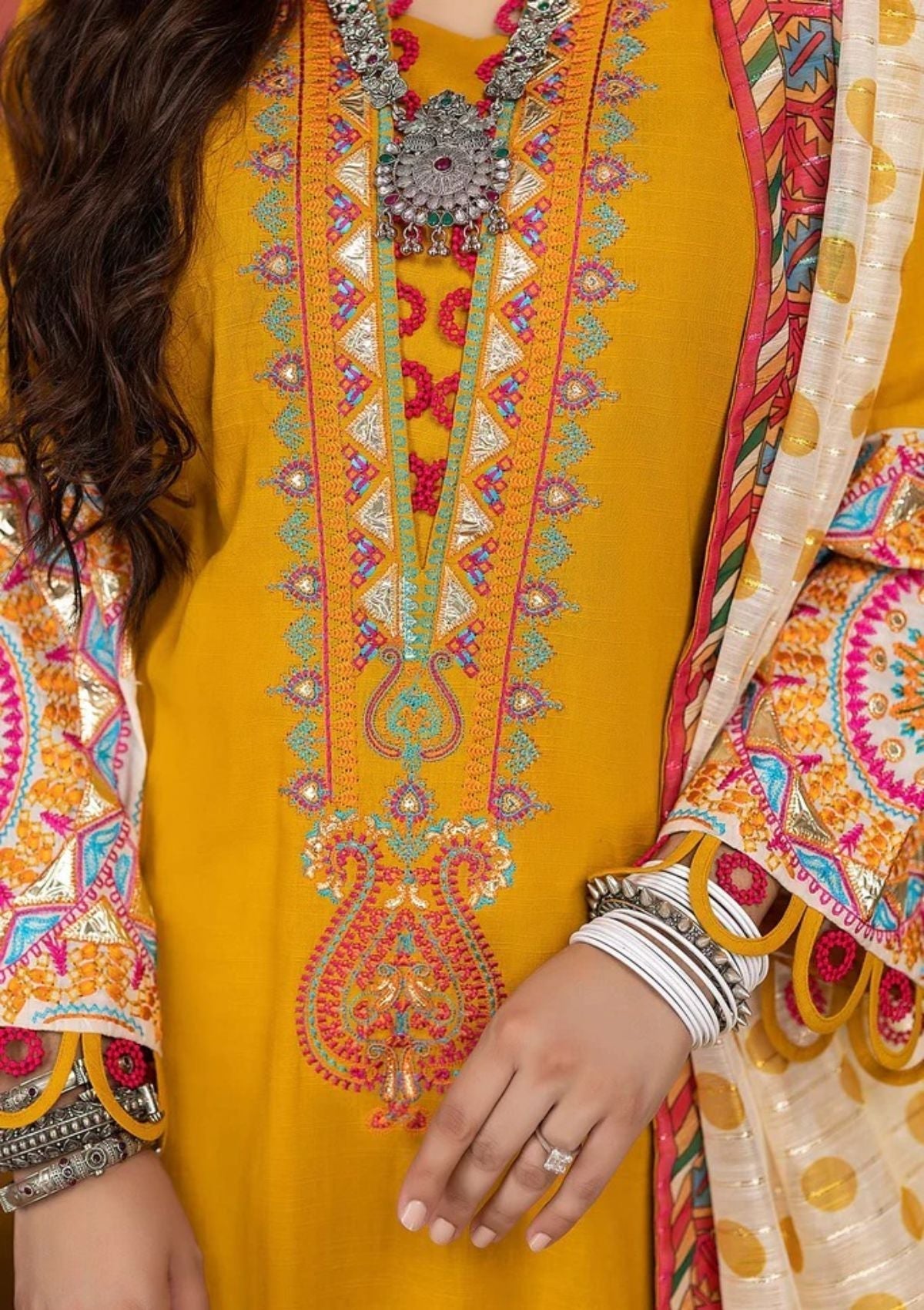 Winter Collection - Charizma - Miraas - Khaddar - V01 - CM#3