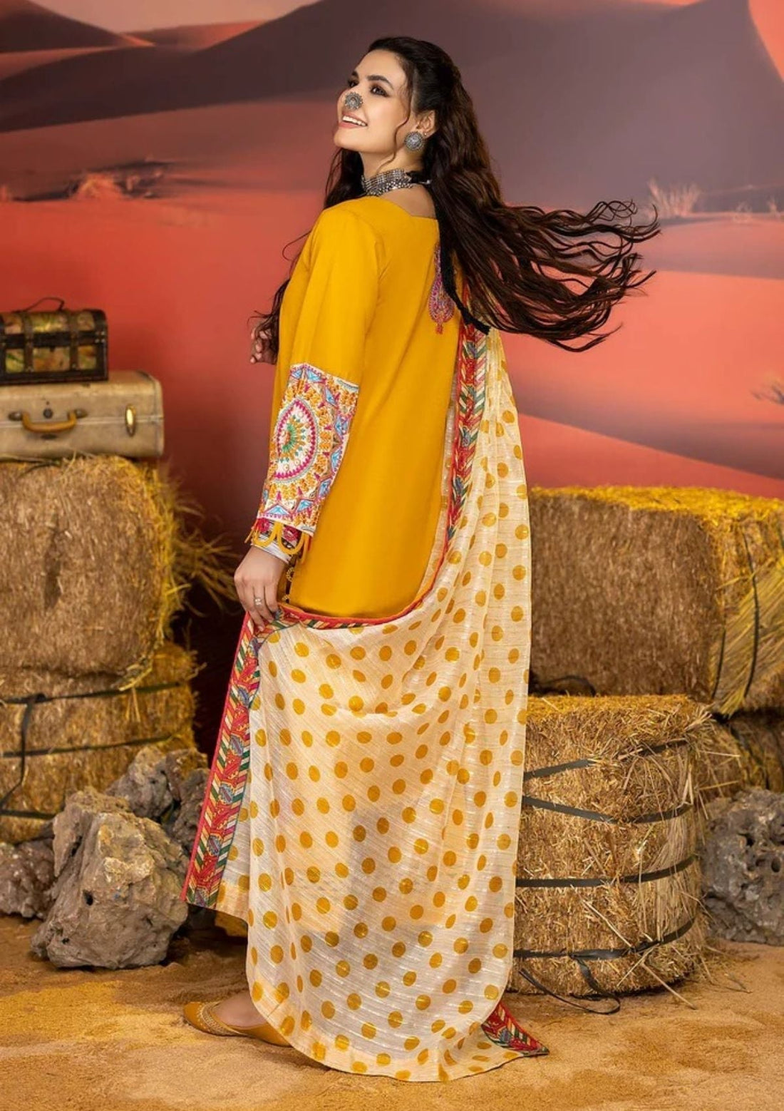 Winter Collection - Charizma - Miraas - Khaddar - V01 - CM#3