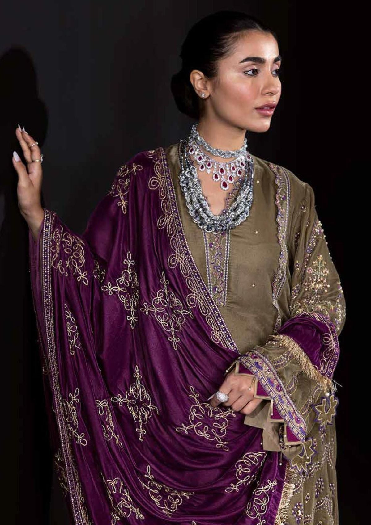 Winter Collection - Nureh - Maya - Velvet - NV#16