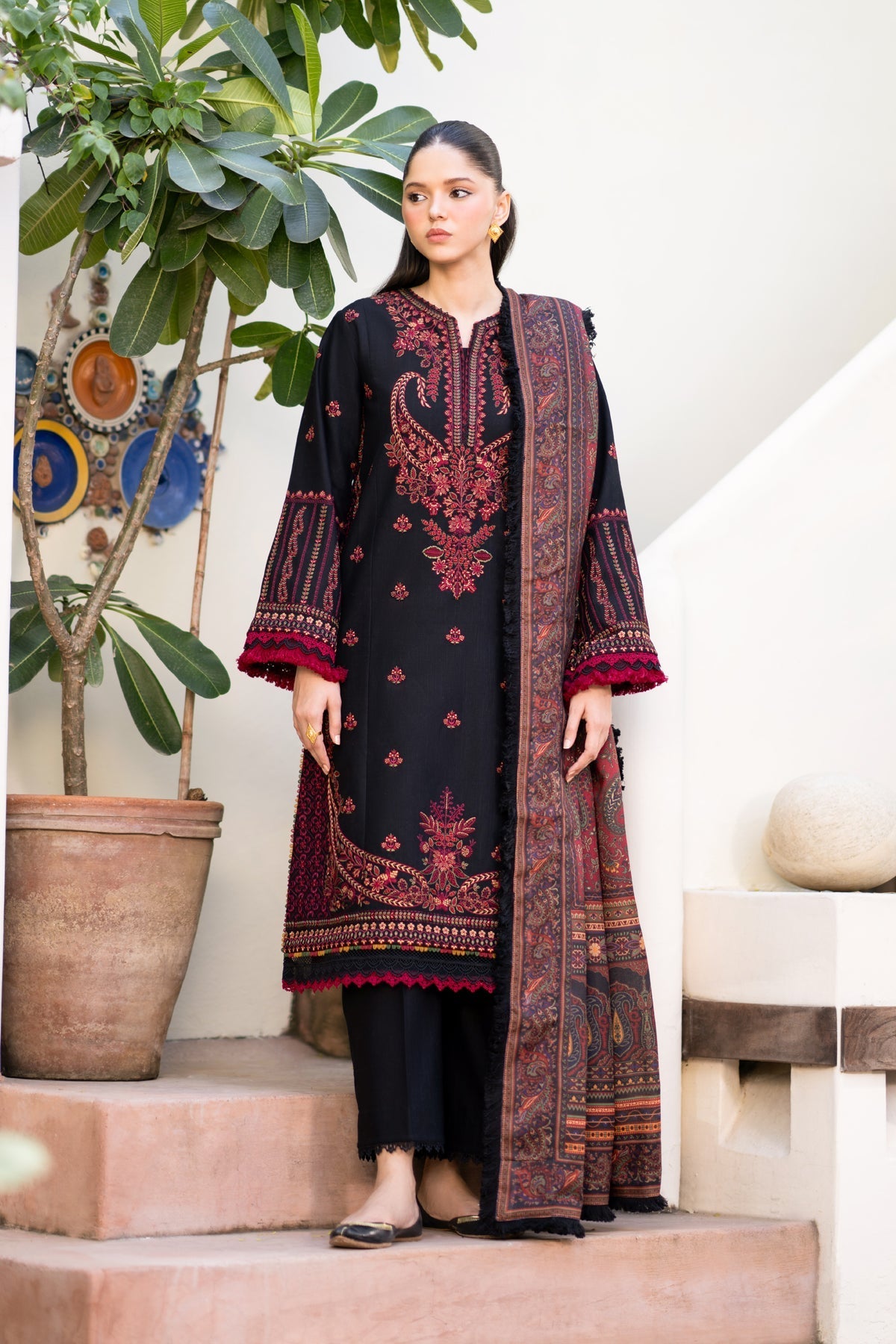 Xenia Formals | Dhoop Kinaray Winter Shawl 24 | SIYAH - Official Xenia Formals stockist in UK - Sakeena London