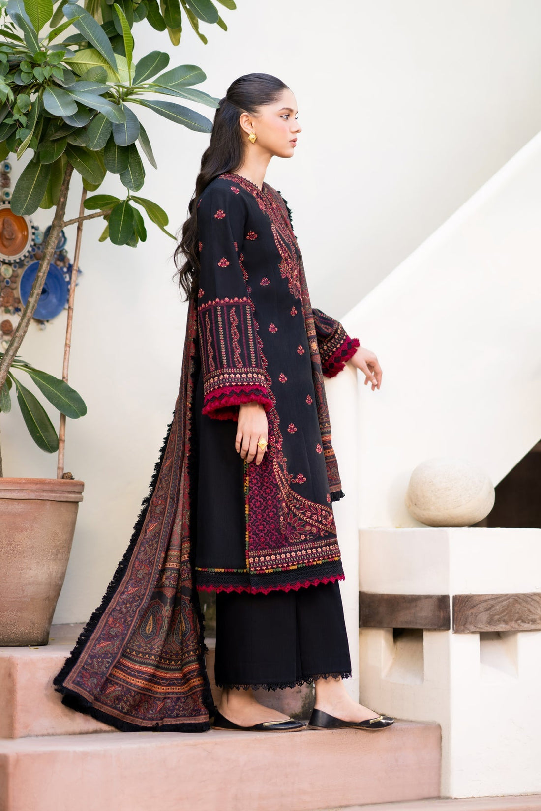 Xenia Formals | Dhoop Kinaray Winter Shawl 24 | SIYAH - Official Xenia Formals stockist in UK - Sakeena London