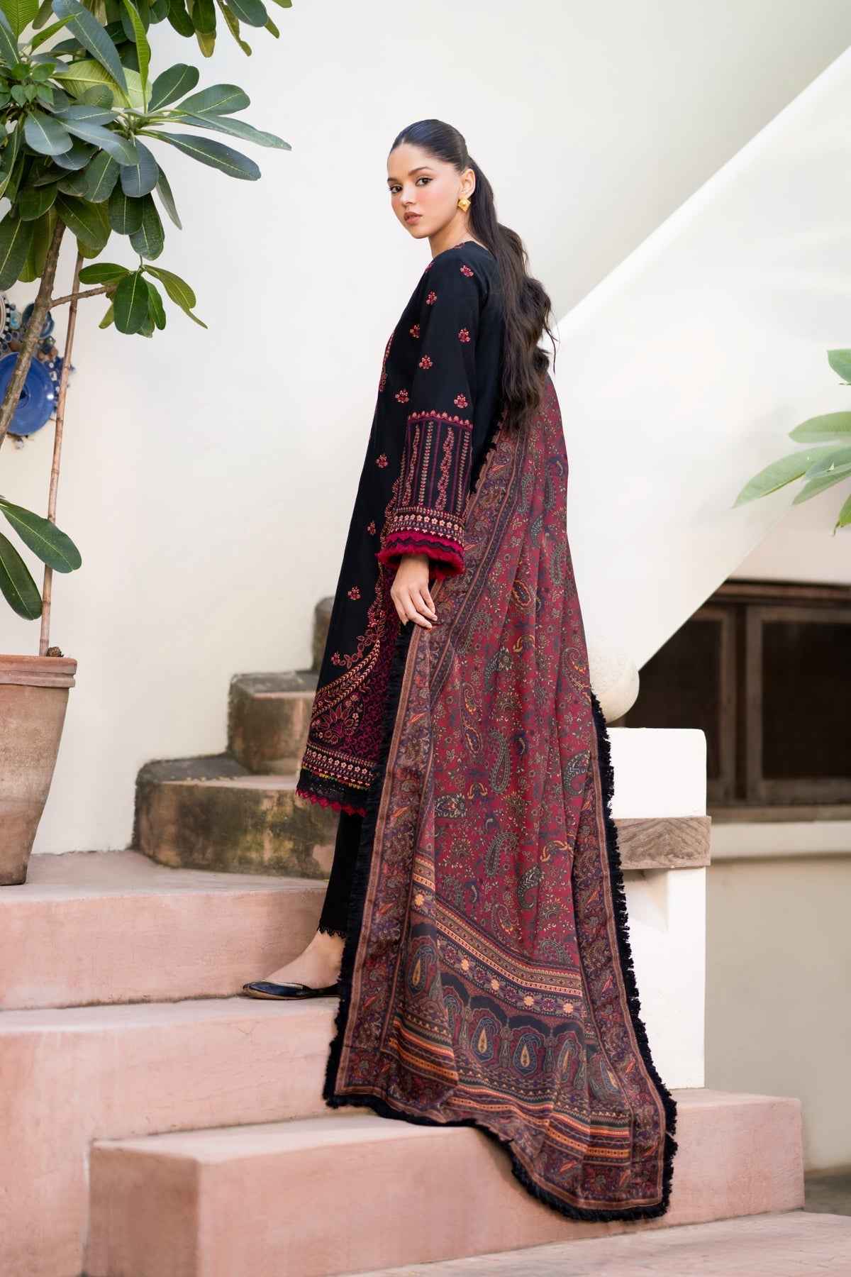 Xenia Formals | Dhoop Kinaray Winter Shawl 24 | SIYAH - Official Xenia Formals stockist in UK - Sakeena London