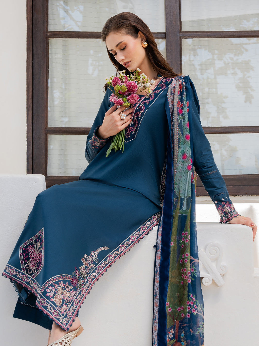 Izel | Dareen Luxury Lawn 26 | Zeenat