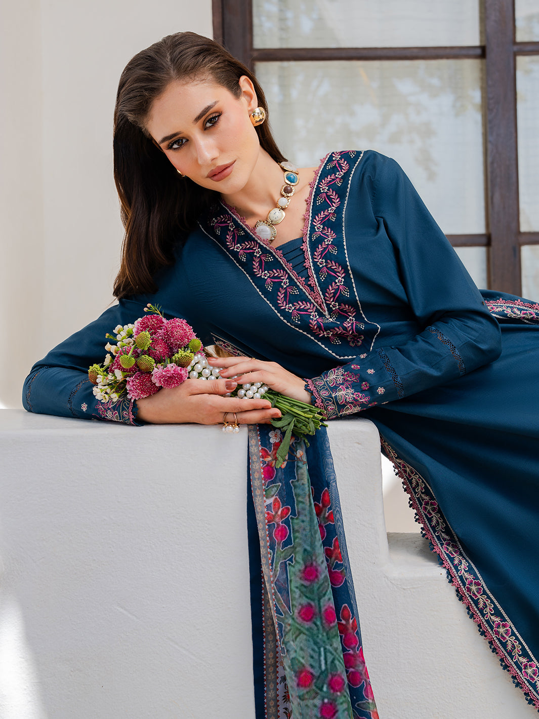 Izel | Dareen Luxury Lawn 26 | Zeenat