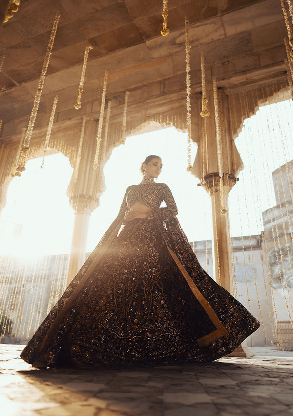 Aik Atelier | Dastoor Velvet 24 | DASTOOR - LOOK 01 - Official Aik Atelier stockist in UK - Sakeena London