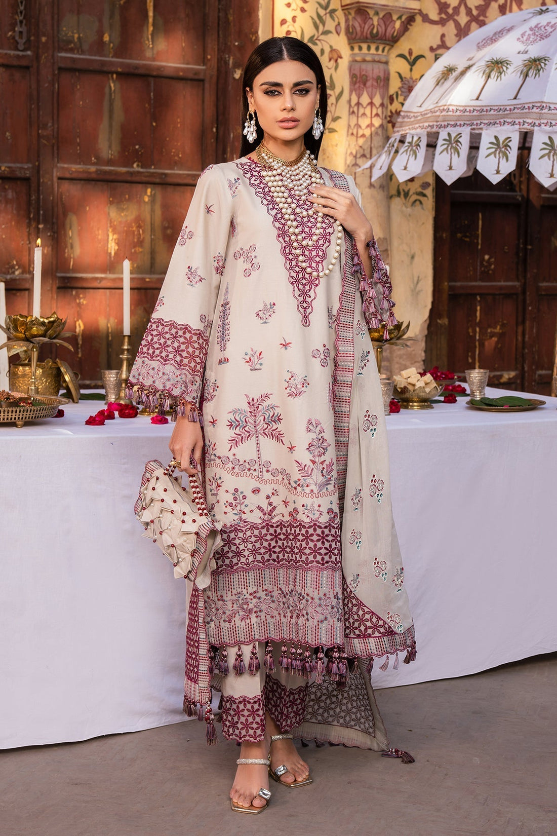 Alizeh | Rawayat Luxury Lawn 24 | Hayat - Official Alizeh stockist in UK - Sakeena London