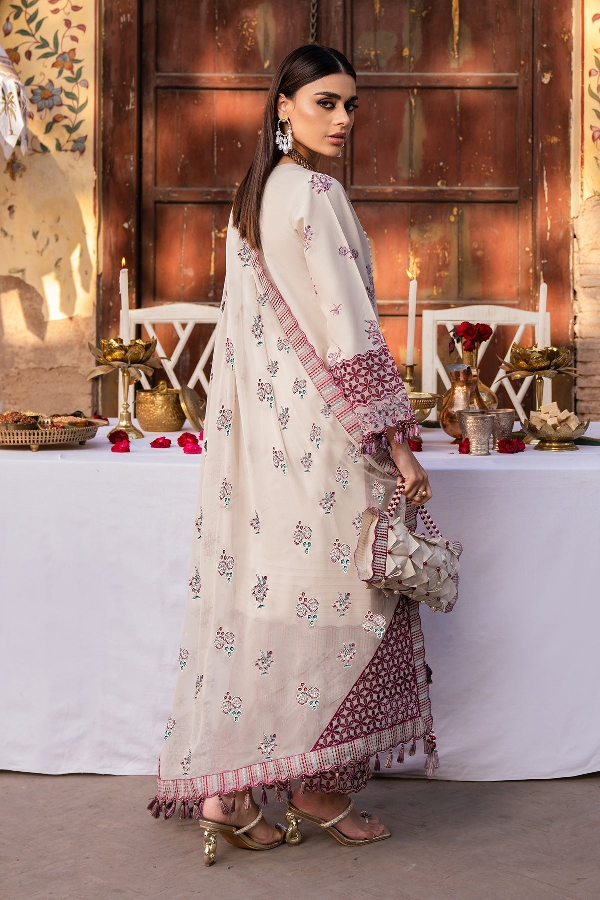 Alizeh | Rawayat Luxury Lawn 24 | Hayat - Official Alizeh stockist in UK - Sakeena London