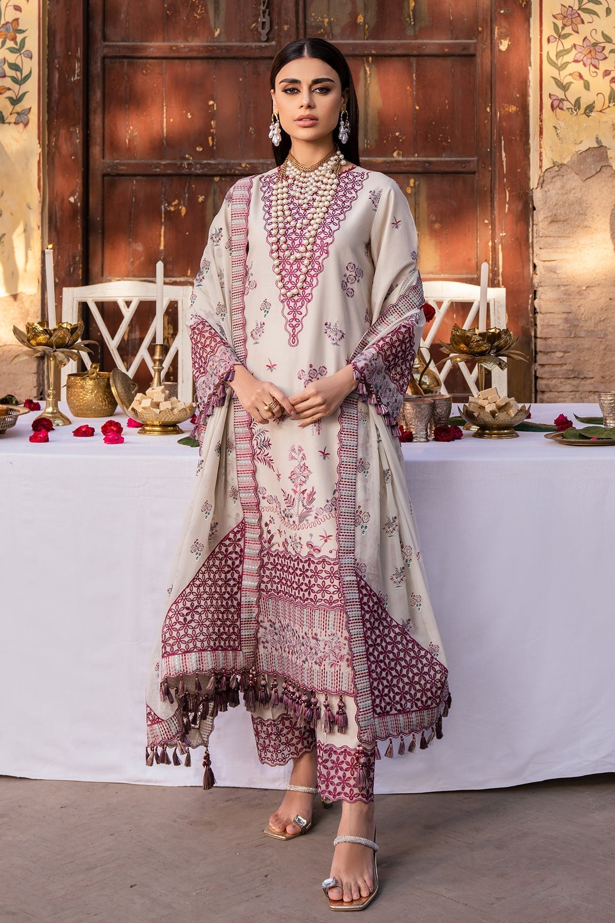 Alizeh | Rawayat Luxury Lawn 24 | Hayat - Official Alizeh stockist in UK - Sakeena London
