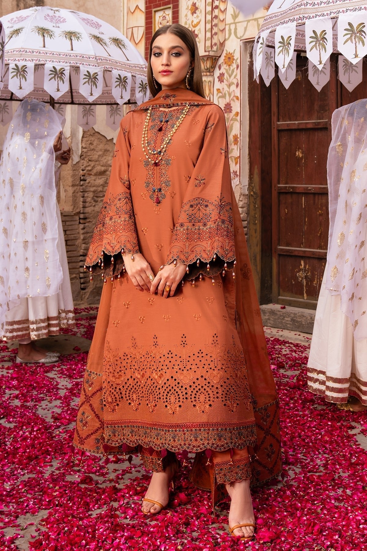 Alizeh | Rawayat Luxury Lawn 24 | Manat - Official Alizeh stockist in UK - Sakeena London