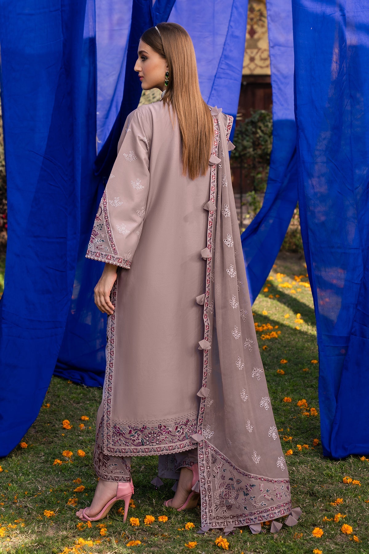Alizeh | Rawayat Luxury Lawn 24 | Meraat - Official Alizeh stockist in UK - Sakeena London
