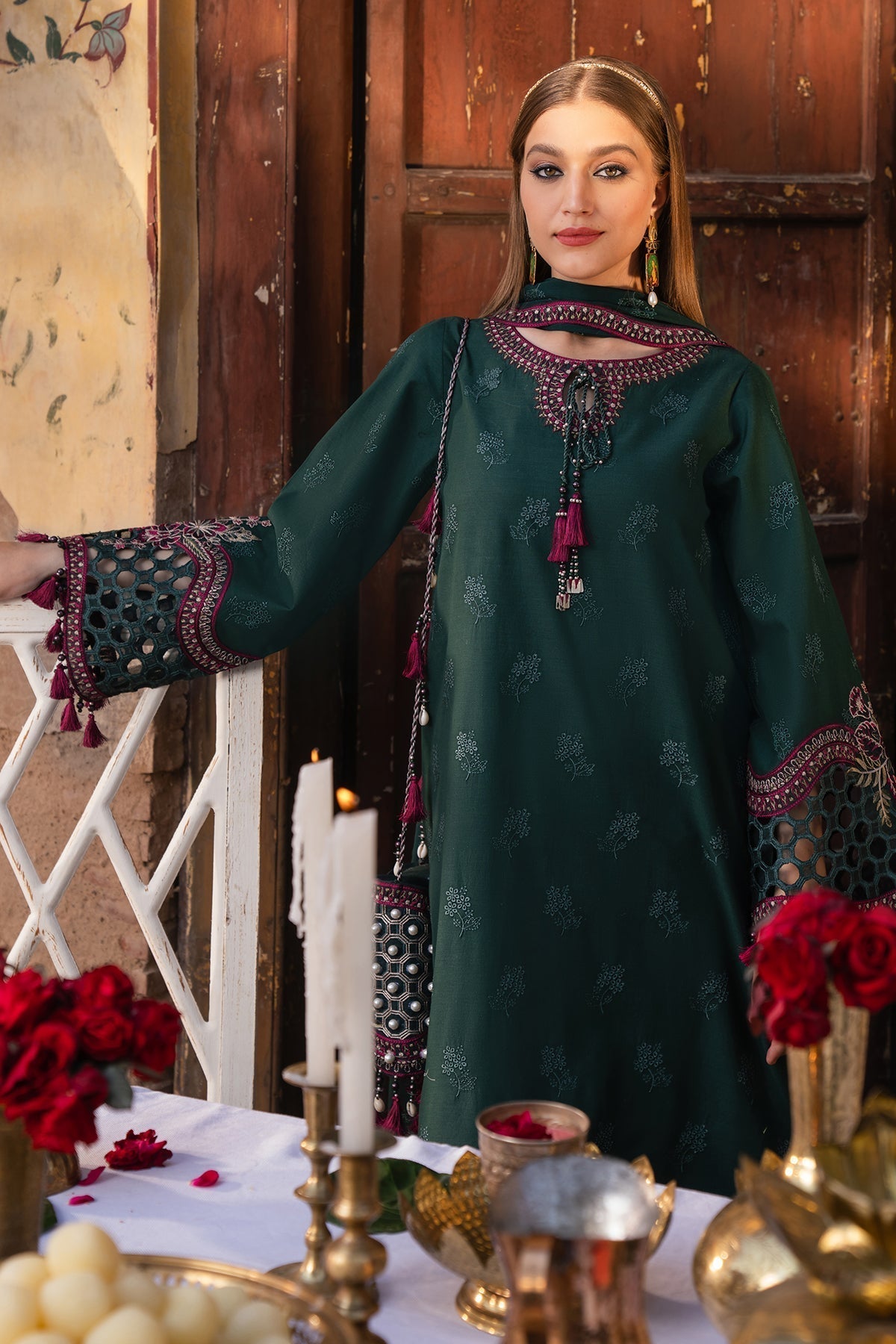 Alizeh | Rawayat Luxury Lawn 24 | Nafisa - Official Alizeh stockist in UK - Sakeena London