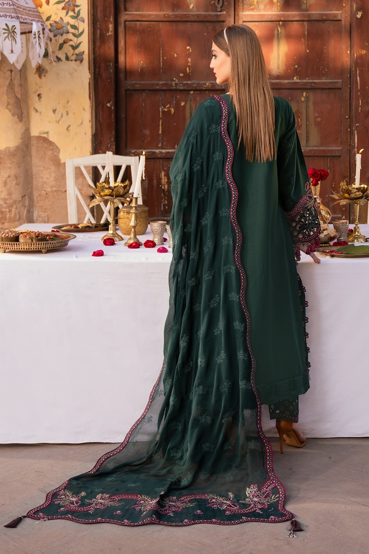 Alizeh | Rawayat Luxury Lawn 24 | Nafisa - Official Alizeh stockist in UK - Sakeena London